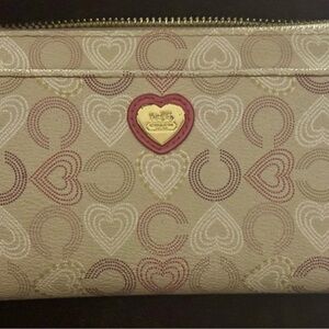 Authentic Coach Organizer Wallet..Used in Good Shape..No Odor